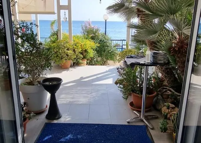 ホテル Ristorante Mareblu アマンテーア